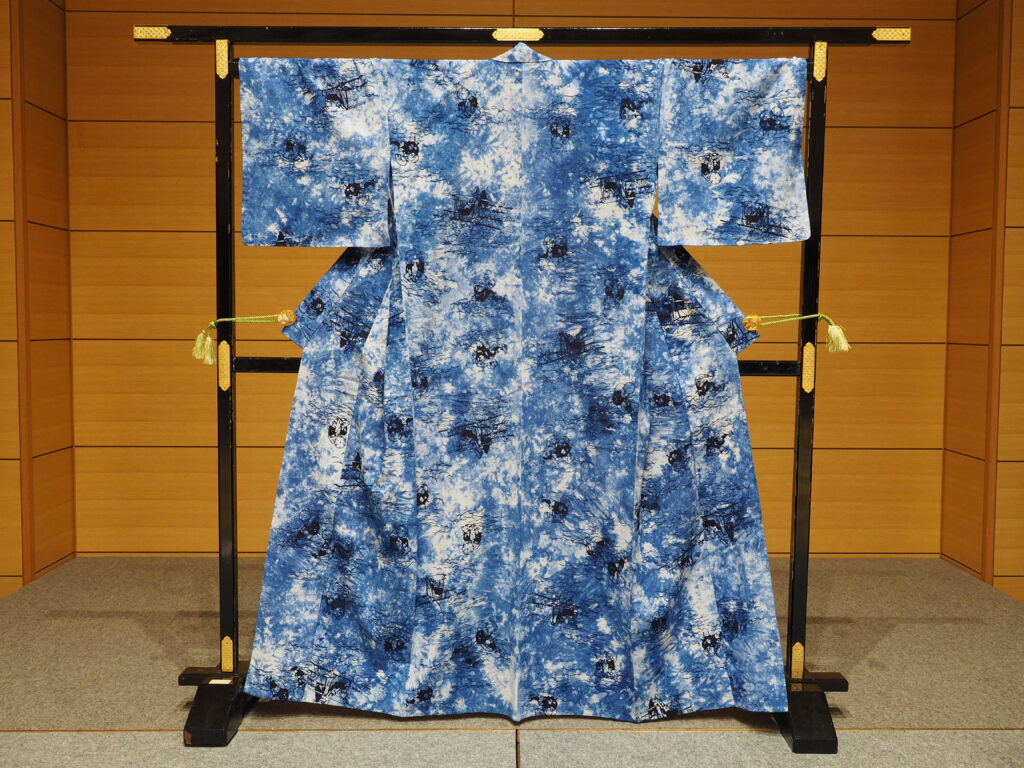 きものプロ科の生徒さんが自分で染めた浴衣を仕立てました（生徒の作品